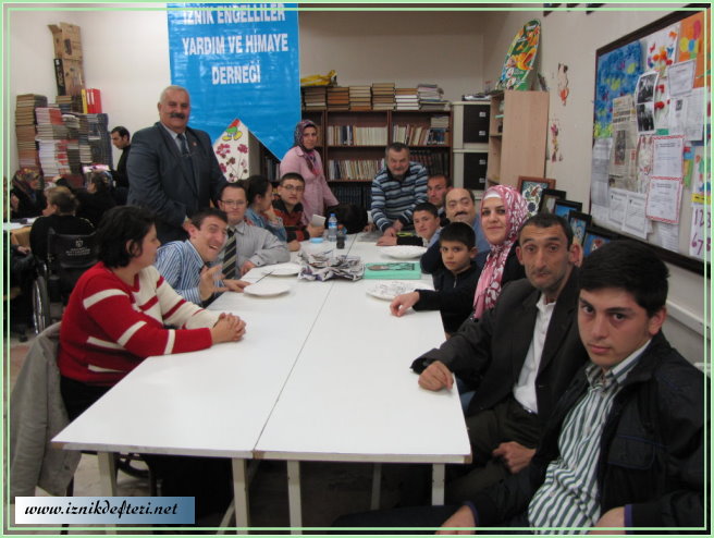 Hedef, Topluma Yararlı Bireyler Yetiştirmek