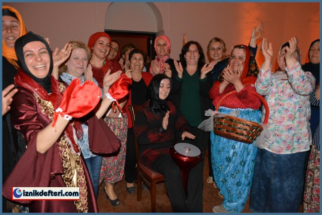 I Murat Hamamı Kına Eğlencesi ile Hizmete Girdi