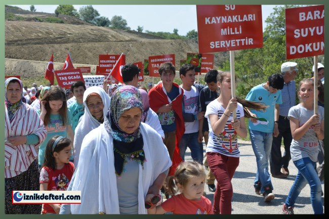 İki Köy Halkından Taş Ocağına Tepki Yürüyüşü