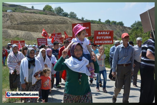 İki Köy Halkından Taş Ocağına Tepki Yürüyüşü