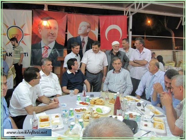 İznik AKP Yönetiminden İftar Programı