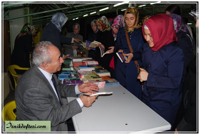 İznik Azimder’den Vehbi Vakkasoğlu Konferansı