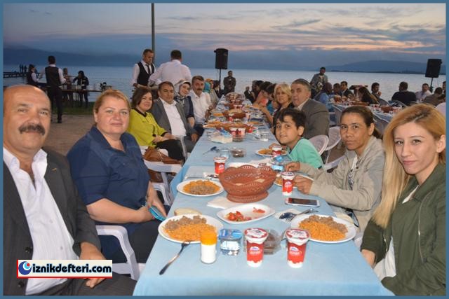 İznik Çini Esnafı Yemekte Bir Araya Geldi