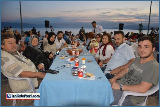İznik Çini Esnafı Yemekte Bir Araya Geldi