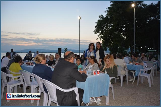 İznik Çini Esnafı Yemekte Bir Araya Geldi