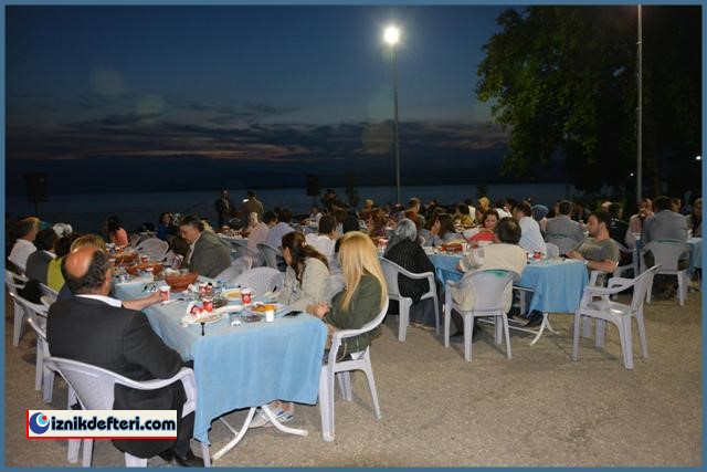 İznik Çini Esnafı Yemekte Bir Araya Geldi