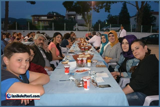 İznik Çini Esnafı Yemekte Bir Araya Geldi
