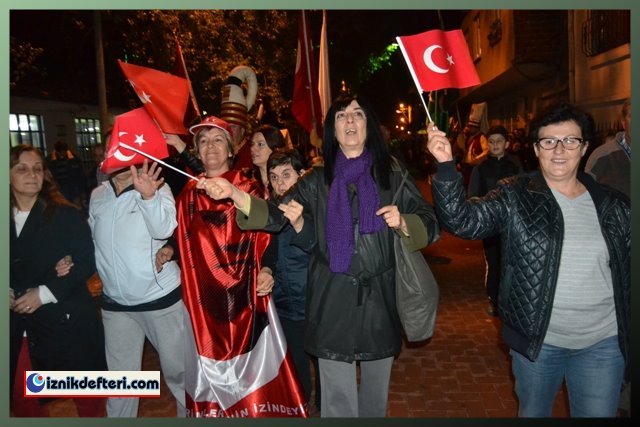 İznik, Cumhuriyet Yürüyüşünde Bir Oldu