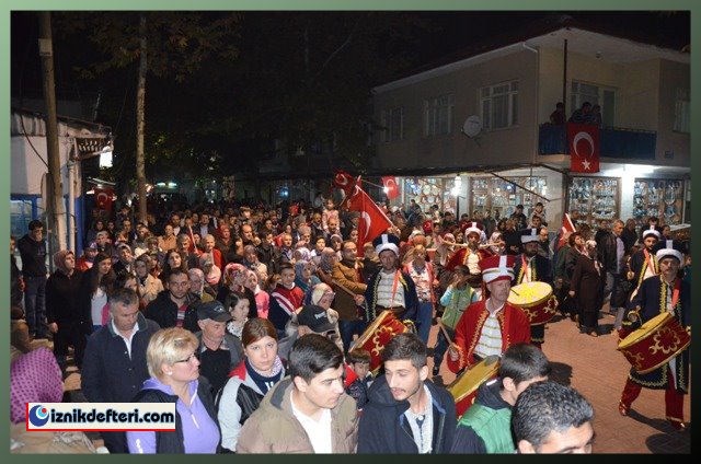 İznik, Cumhuriyet Yürüyüşünde Bir Oldu