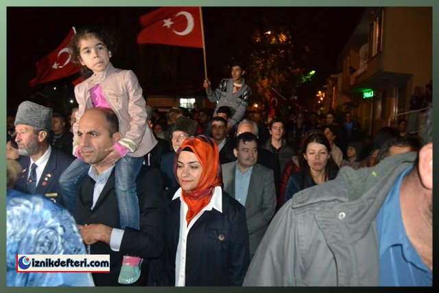 İznik, Cumhuriyet Yürüyüşünde Bir Oldu