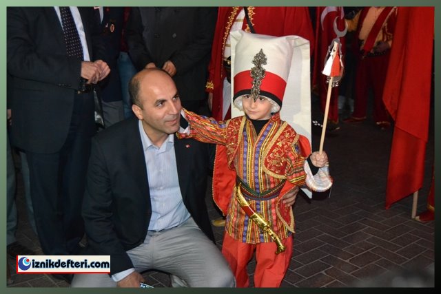 İznik, Cumhuriyet Yürüyüşünde Bir Oldu