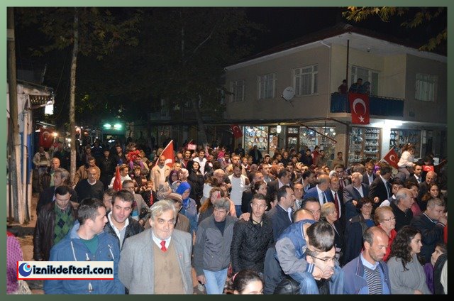 İznik, Cumhuriyet Yürüyüşünde Bir Oldu