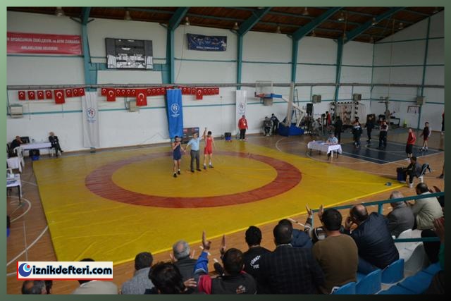 İznik, Deplasmanlı 1.Güreş Ligine Ev Sahipliği Yaptı.