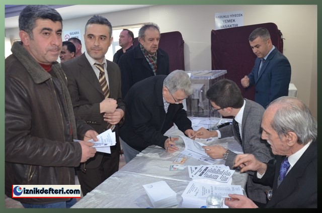 İznik Esnaf ve Sanatkarlar Odasında Kadir Akçaalan Ekibiyle Farka Koştu