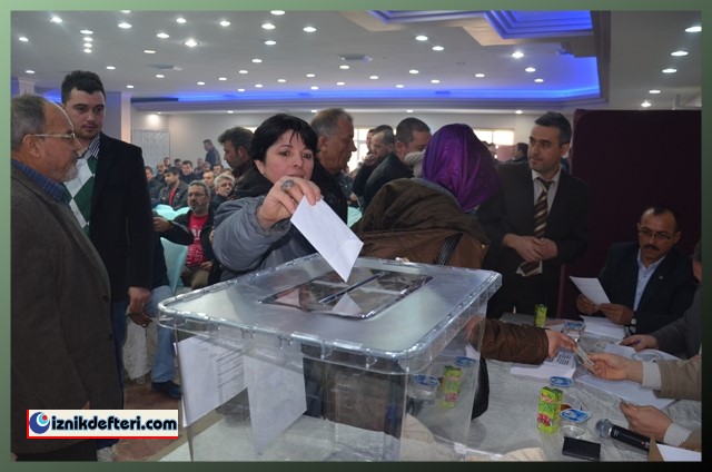 İznik Esnaf ve Sanatkarlar Odasında Kadir Akçaalan Ekibiyle Farka Koştu