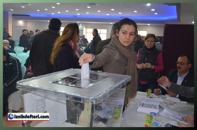 İznik Esnaf ve Sanatkarlar Odasında Kadir Akçaalan Ekibiyle Farka Koştu