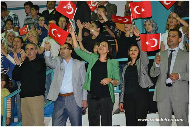 İznik, Fener Alayında Kendine Geldi