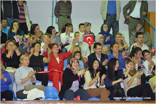 İznik, Fener Alayında Kendine Geldi