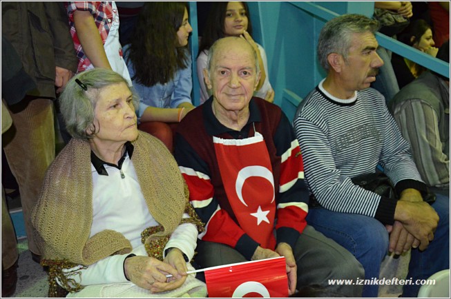 İznik, Fener Alayında Kendine Geldi