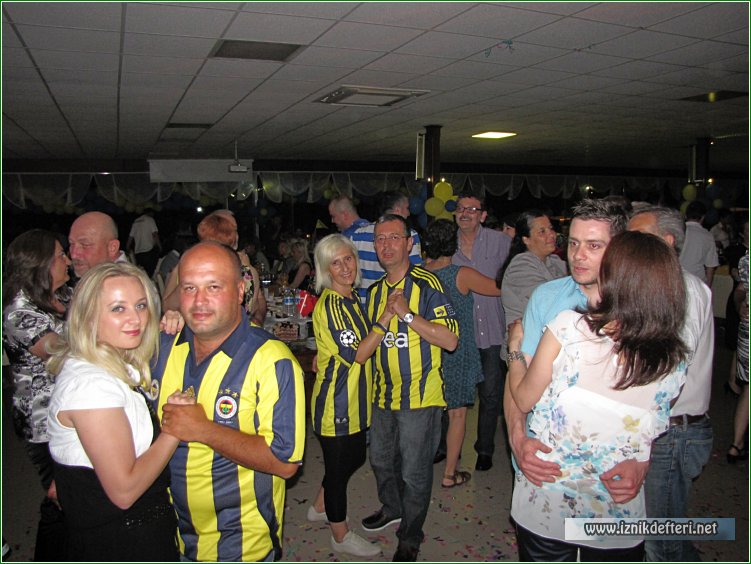İznik Fenerbahçelilerden Muhteşem Kutlama