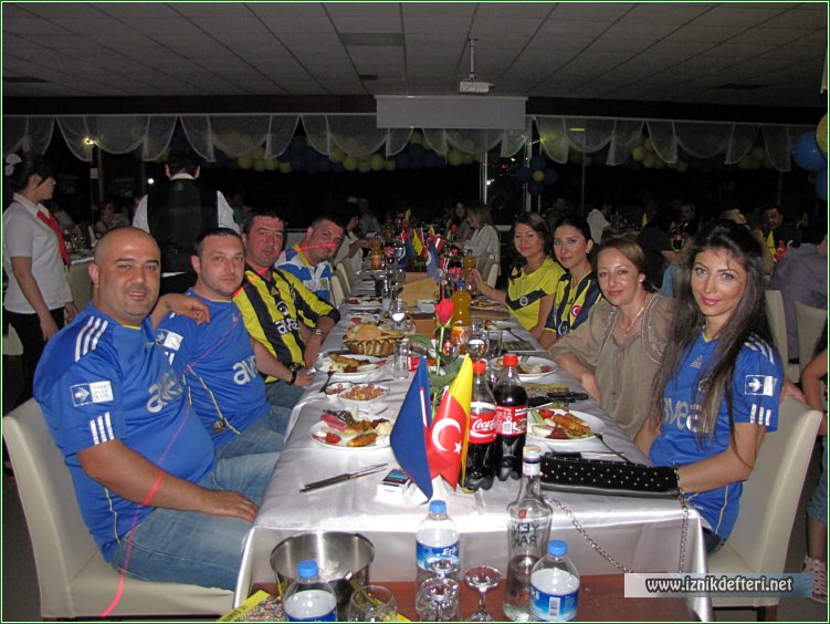 İznik Fenerbahçelilerden Muhteşem Kutlama