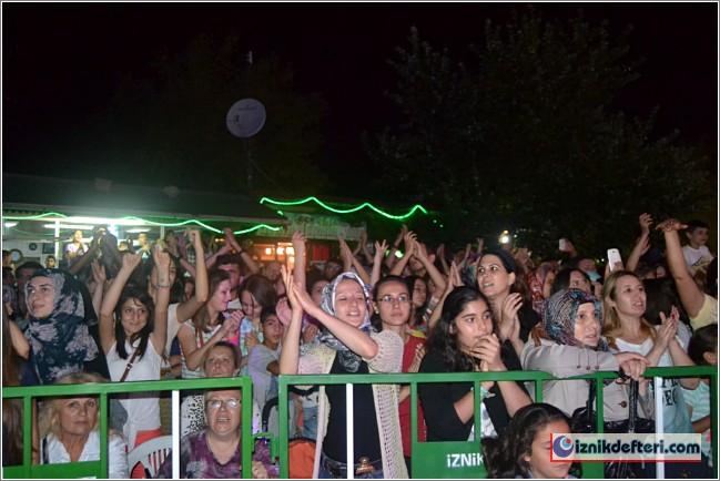 İznik Festivaline Mustafa Ceceli Damgasını Vurdu