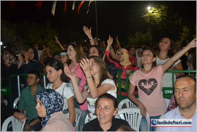 İznik Festivaline Mustafa Ceceli Damgasını Vurdu