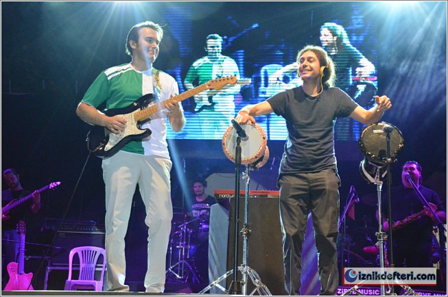 İznik Festivaline Mustafa Ceceli Damgasını Vurdu