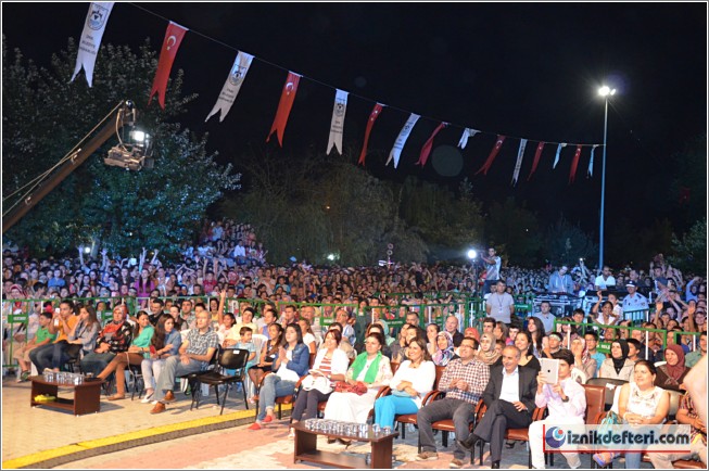 İznik Festivaline Mustafa Ceceli Damgasını Vurdu