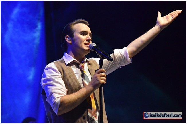 İznik Festivaline Mustafa Ceceli Damgasını Vurdu
