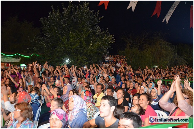 İznik Festivaline Mustafa Ceceli Damgasını Vurdu
