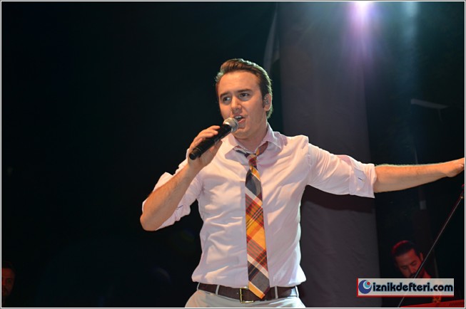 İznik Festivaline Mustafa Ceceli Damgasını Vurdu