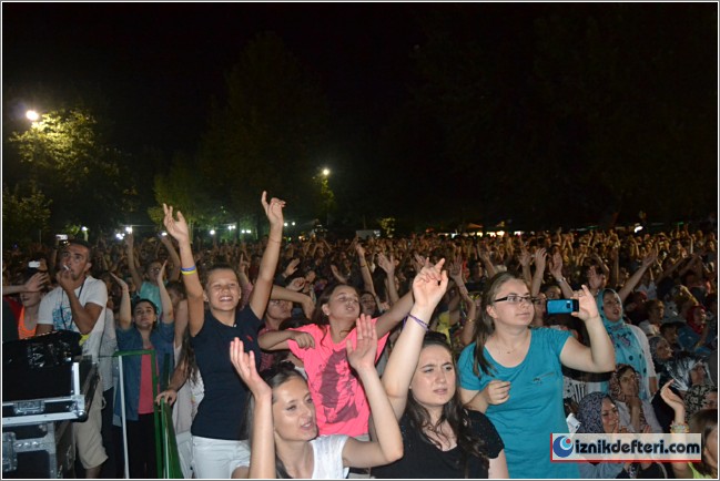 İznik Festivaline Mustafa Ceceli Damgasını Vurdu