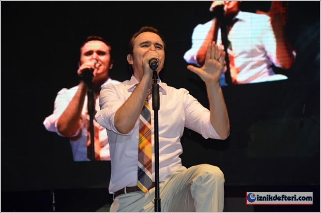 İznik Festivaline Mustafa Ceceli Damgasını Vurdu