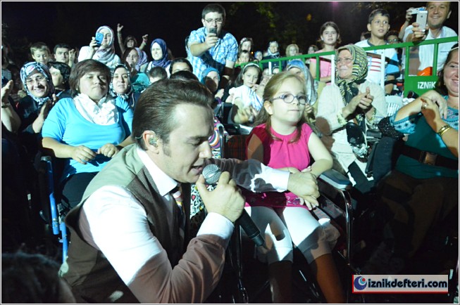 İznik Festivaline Mustafa Ceceli Damgasını Vurdu