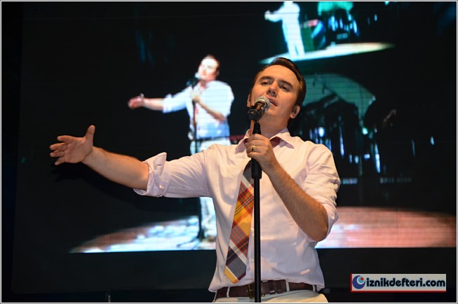 İznik Festivaline Mustafa Ceceli Damgasını Vurdu