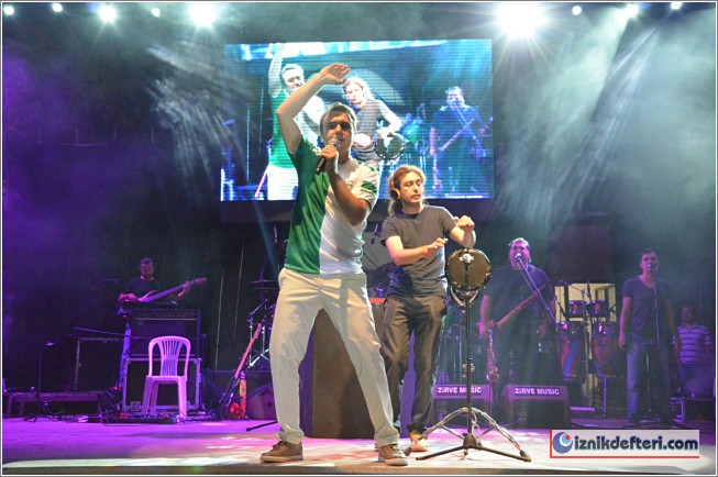 İznik Festivaline Mustafa Ceceli Damgasını Vurdu