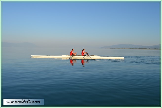 İznik Gölü Kürek Takımlarının Kamp Merkezi Oldu