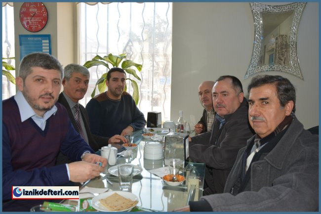 İznik İlim Yayma Cemiyeti, Yönetim Kurulu Toplantısını Basına Açık Gerçekleştirdi