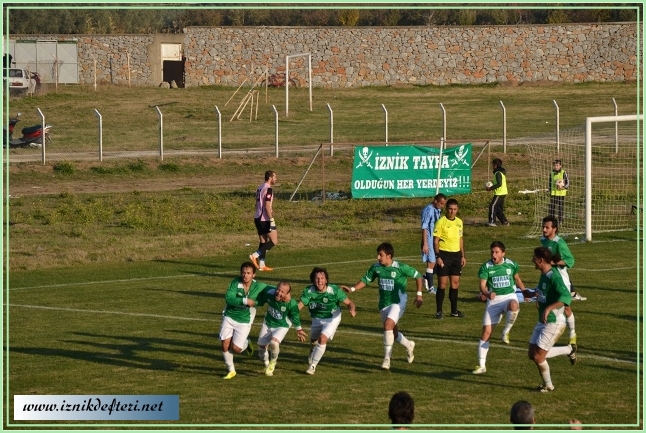 İznik Spor Son Dakikada Güldü