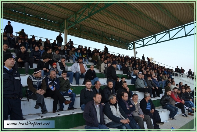 İznik Spor Son Dakikada Güldü