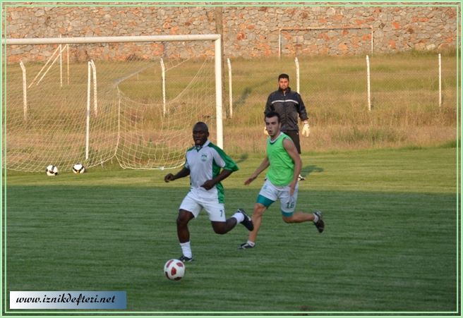 İznik Spor’a Kamerunlu Golcü