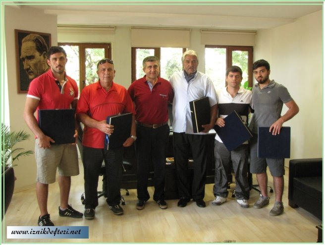 İznik TSO’dan Pele Mehmet’e Başarı Plaketi