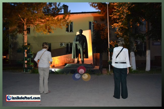 İznikli Bayanlarda Durdu