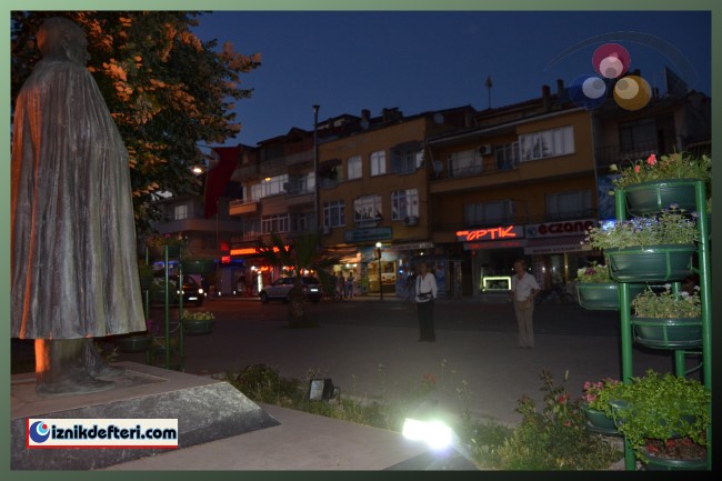 İznikli Bayanlarda Durdu