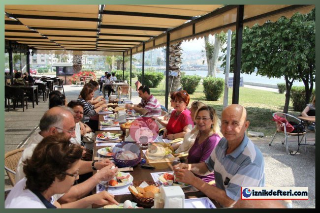 İznikliler Geleneksel Kahvaltıda Buluştu