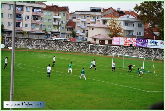 İznikspor Bal Liginin İlk Galibiyetini Aldı