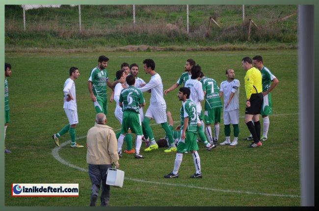 İznikspor Dört Golün Sevincini Yaşıyor
