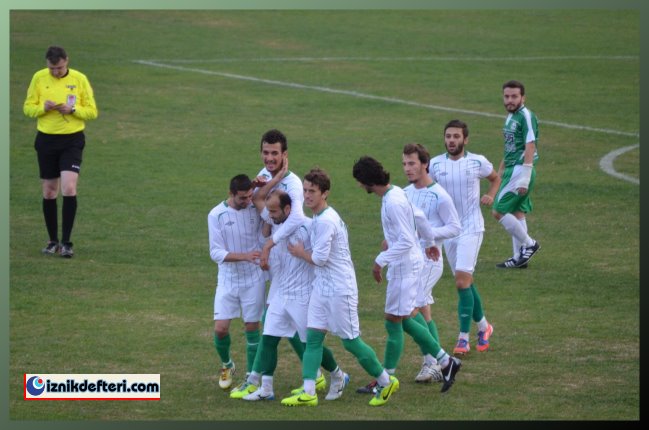 İznikspor Dört Golün Sevincini Yaşıyor