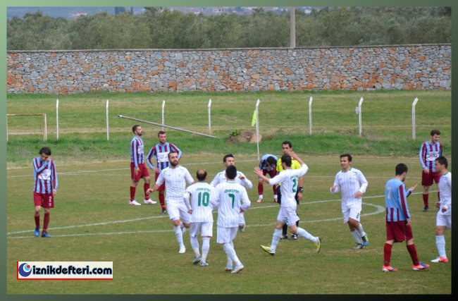 İznikspor Kazanmaya Devam Ediyor